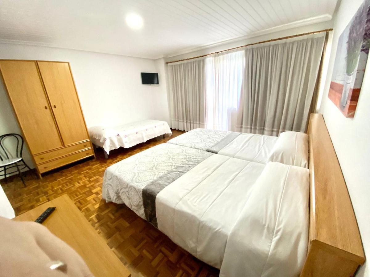 Garden Lodge Hostal Evencio Ribadavia Exteriör bild